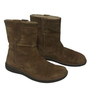 UGG ~ Men's Size 11 ~ Aliso Boots ~ Shearling-Lined Brown Leather ~ 1756 ~